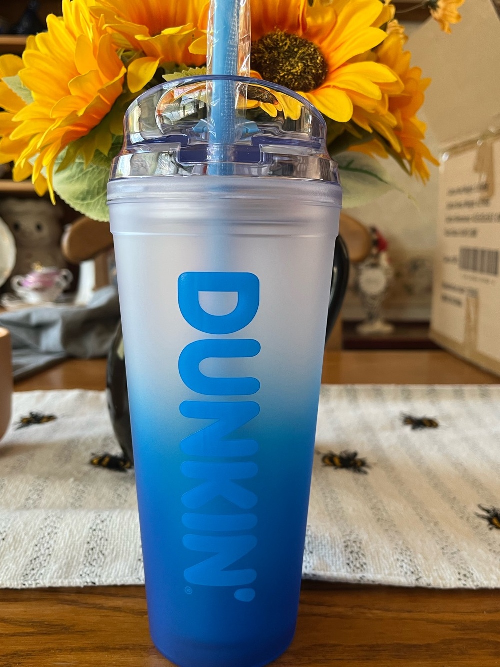 Dunkin’ 24oz insulated Tumbler Blue